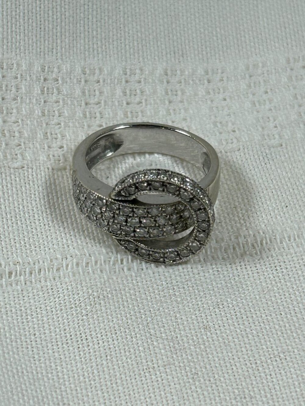 18KGE Intertwined Love Knot Ring - Pre-owned
